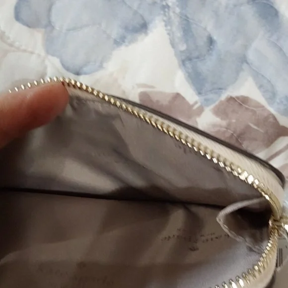 NWT Kate Spade Lucy Flower L-Zip Wristlet - Picture 7 of 12